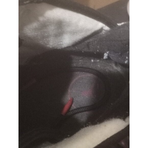 Athletic_Shoes